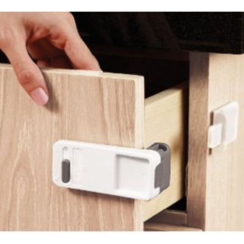 Munchkin XTRAGUARD Dual Locking Angle Latch 